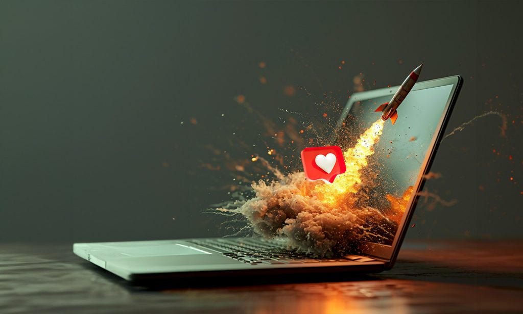 imagen de cohete despegando desde la pantalla de un ordenador